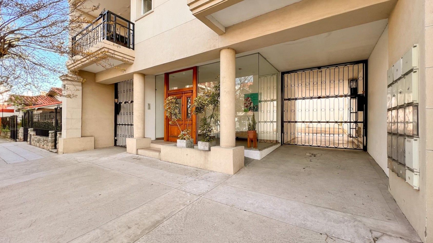 DEPARTAMENTO 2 AMBIENTES A ESTRENAR CON COCHERA