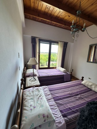 CHALET 5 AMBIENTES DE CATEGORIA CON PARQUE Y PILETA BARRIO LA FLORIDA
