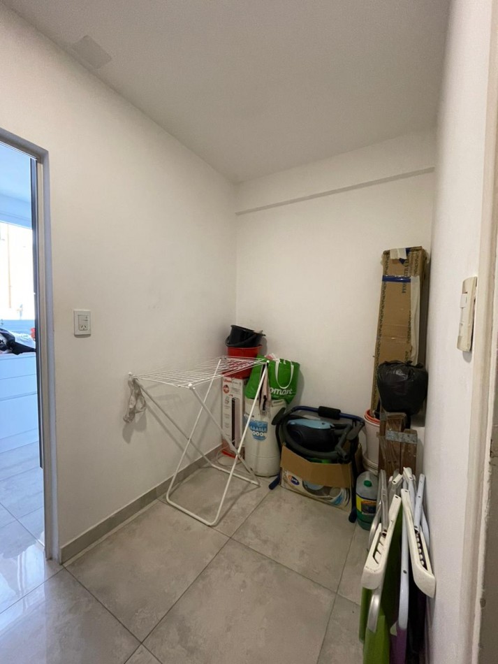 DEPARTAMENTO 4 AMBIENTES CON 2 BALCONES A LA CALLE