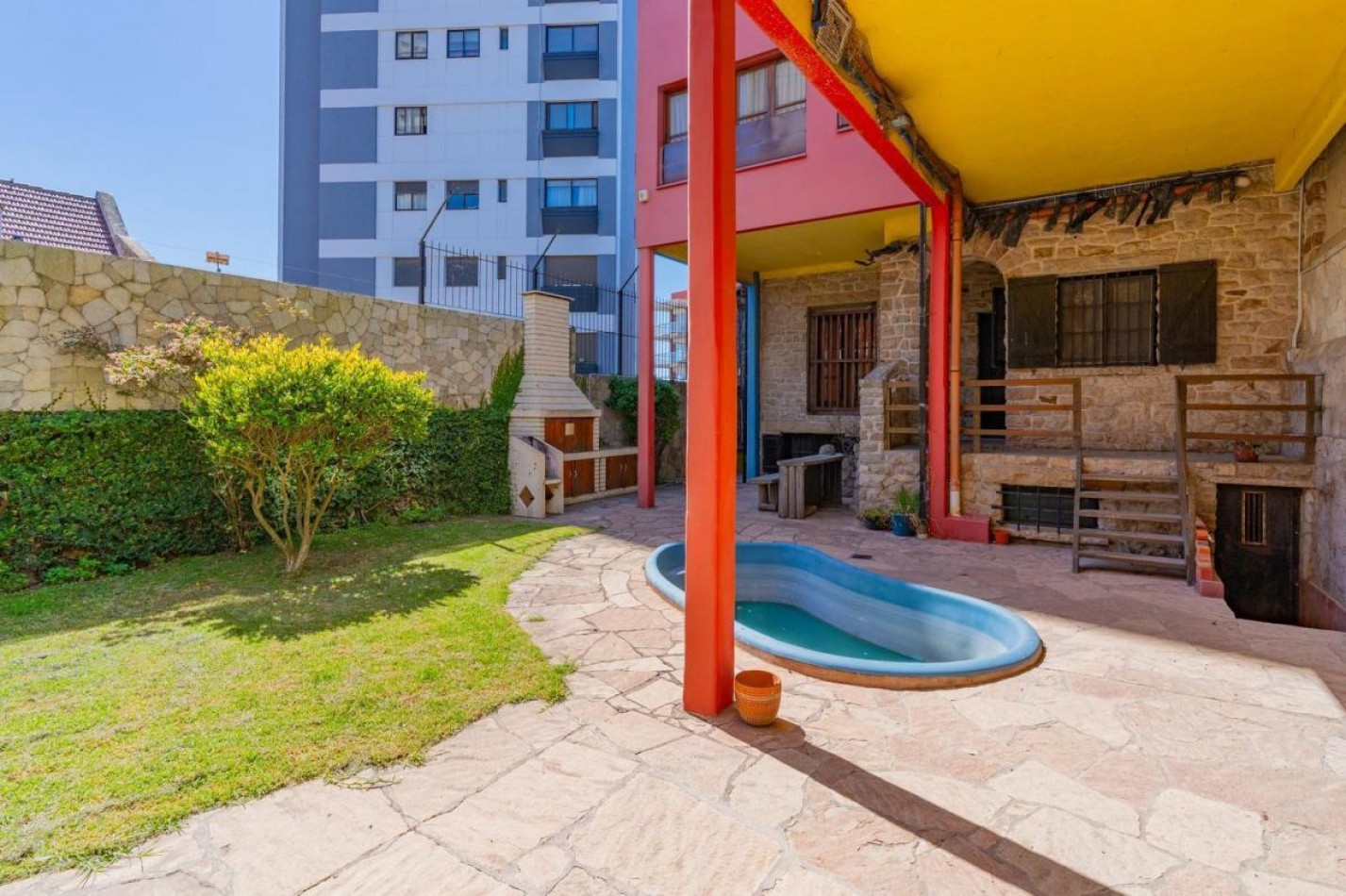 VENTA EDIFICIO EN COMPLEJO ZONA LA PERLA