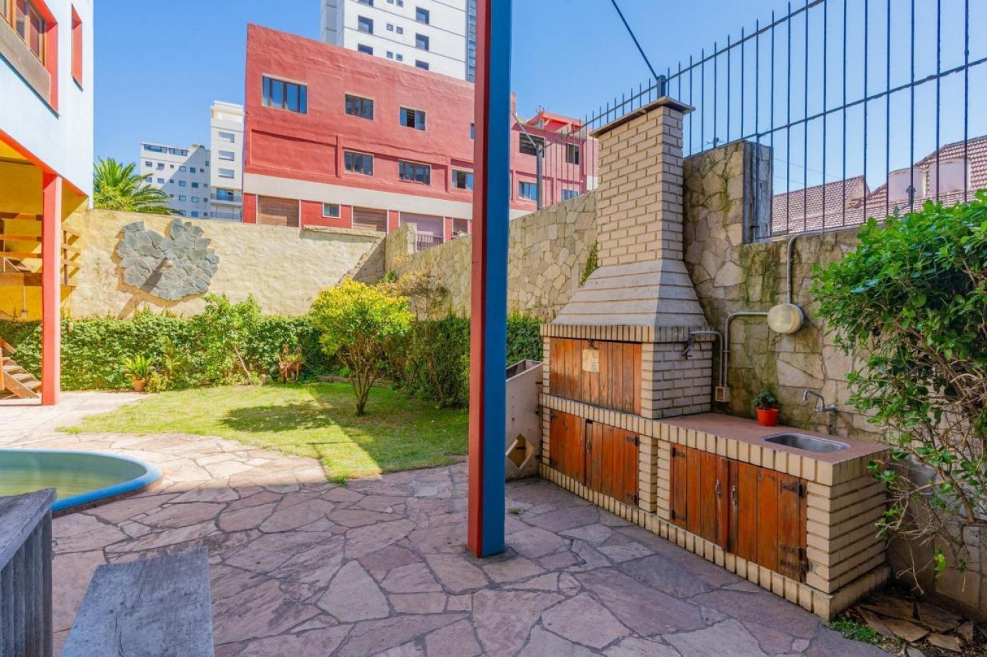 VENTA EDIFICIO EN COMPLEJO ZONA LA PERLA