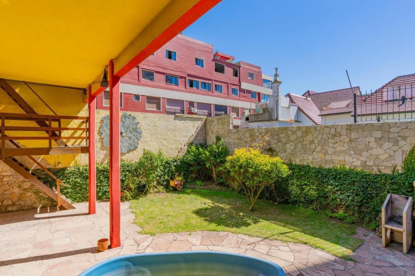 VENTA EDIFICIO EN COMPLEJO ZONA LA PERLA