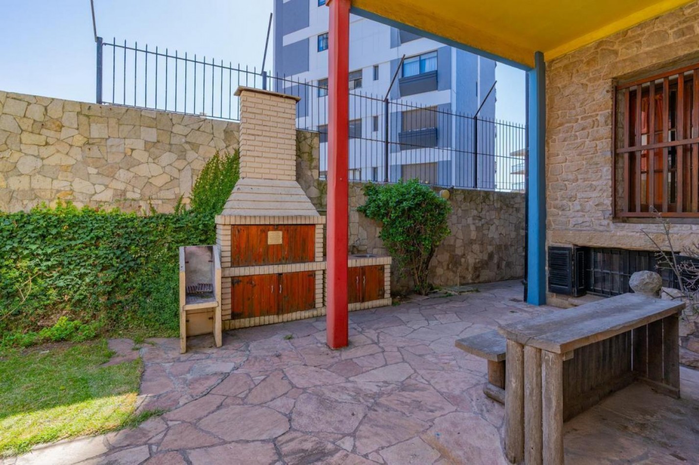 VENTA EDIFICIO EN COMPLEJO ZONA LA PERLA