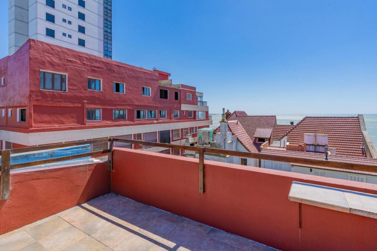 VENTA EDIFICIO EN COMPLEJO ZONA LA PERLA