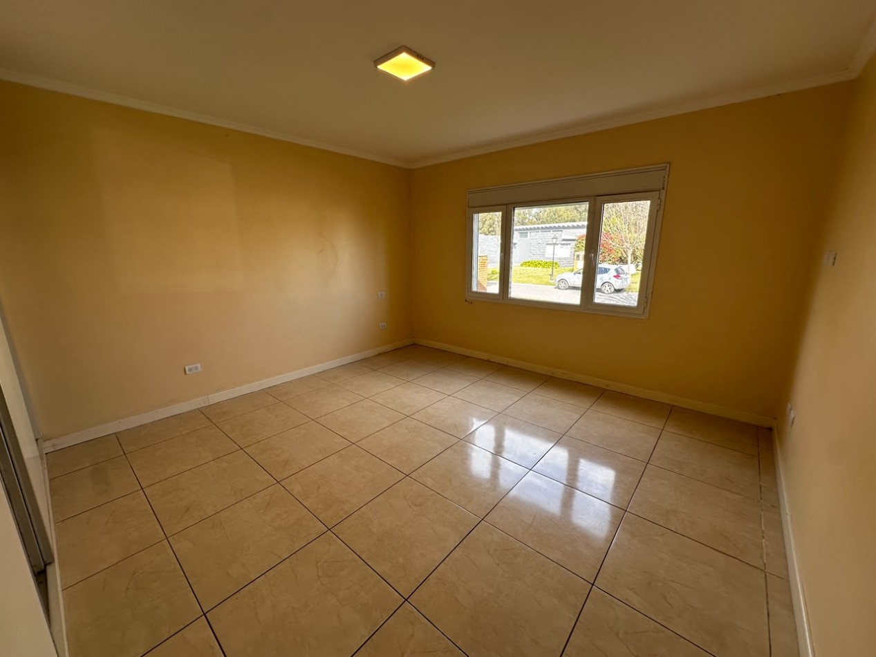 VENTA CASA 6 AMBIENTES EN ARENAS DEL SUR
