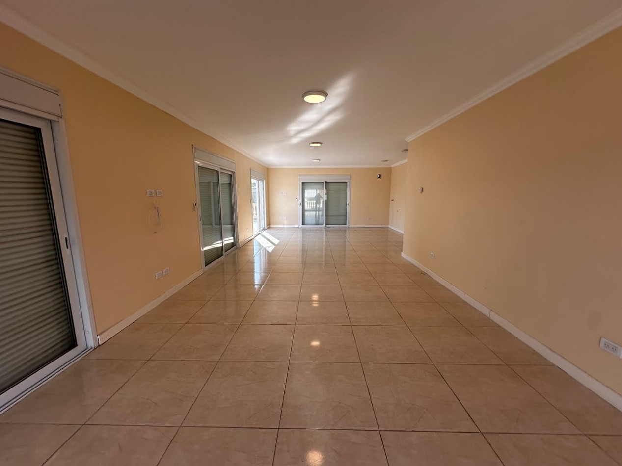 VENTA CASA 6 AMBIENTES EN ARENAS DEL SUR