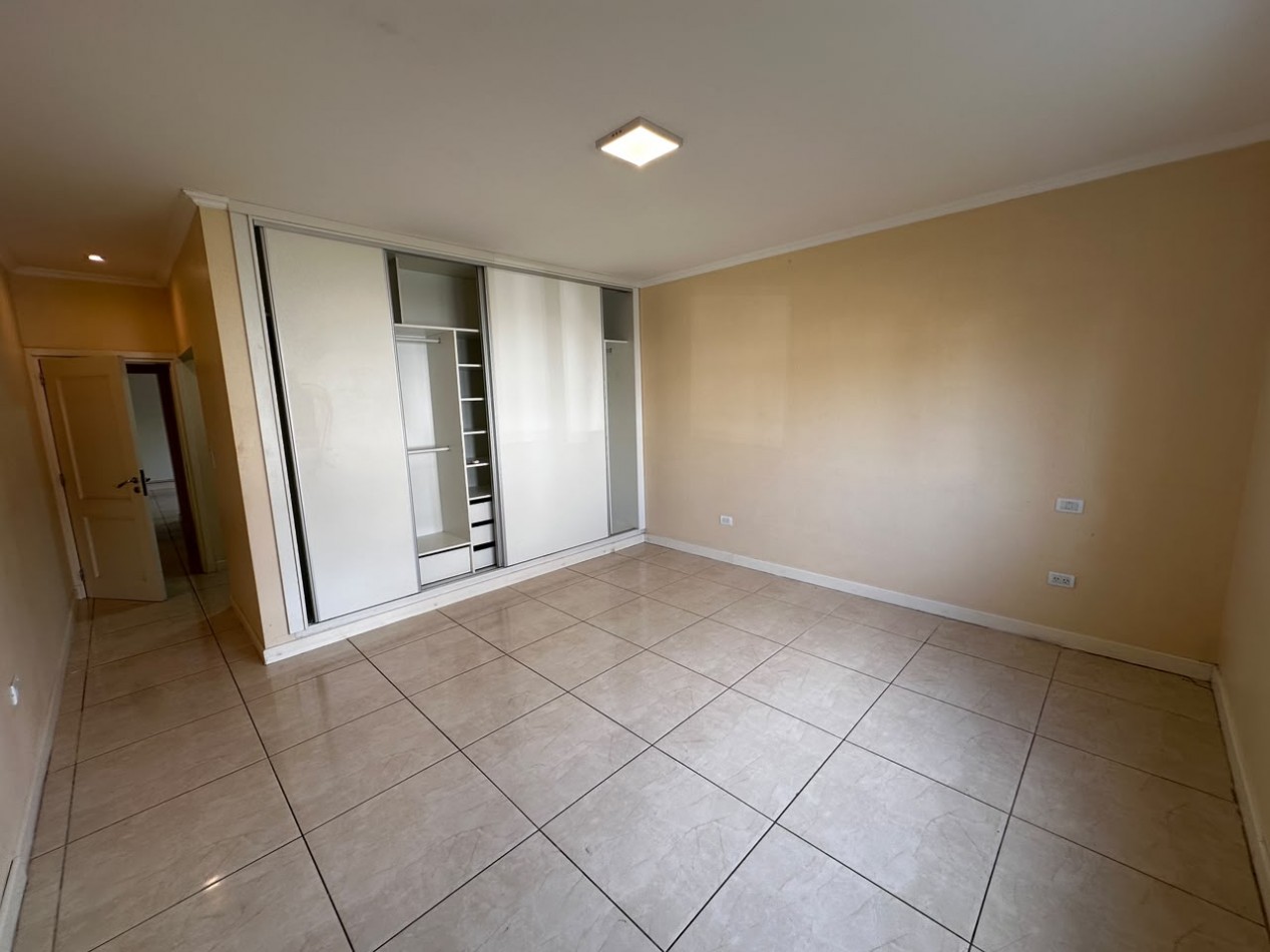 VENTA CASA 6 AMBIENTES EN ARENAS DEL SUR