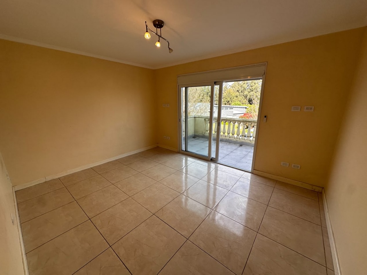 VENTA CASA 6 AMBIENTES EN ARENAS DEL SUR