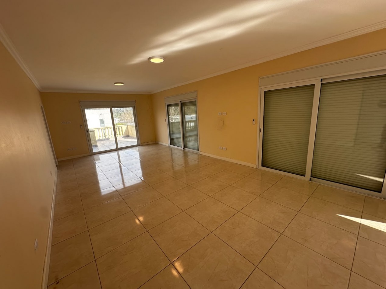 VENTA CASA 6 AMBIENTES EN ARENAS DEL SUR
