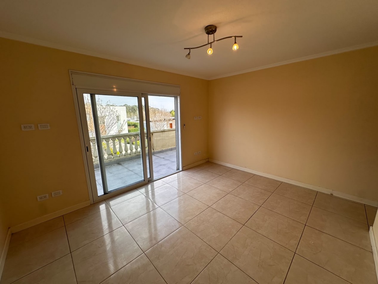 VENTA CASA 6 AMBIENTES EN ARENAS DEL SUR