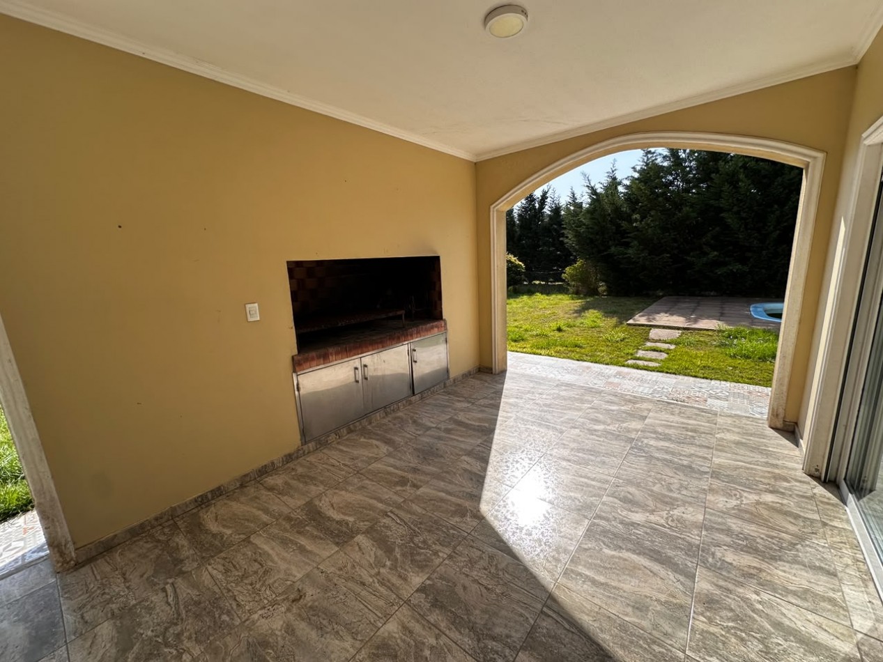 VENTA CASA 6 AMBIENTES EN ARENAS DEL SUR