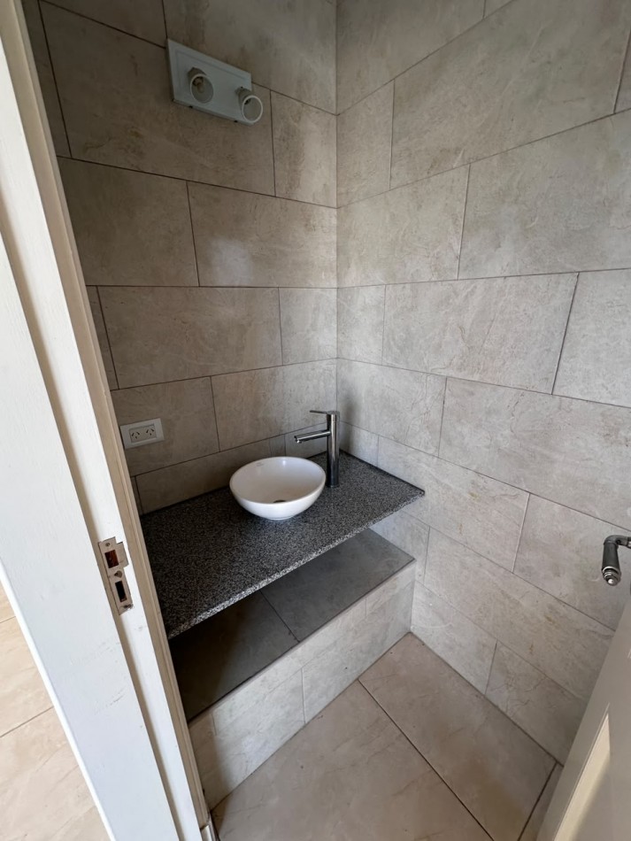 VENTA CASA 6 AMBIENTES EN ARENAS DEL SUR