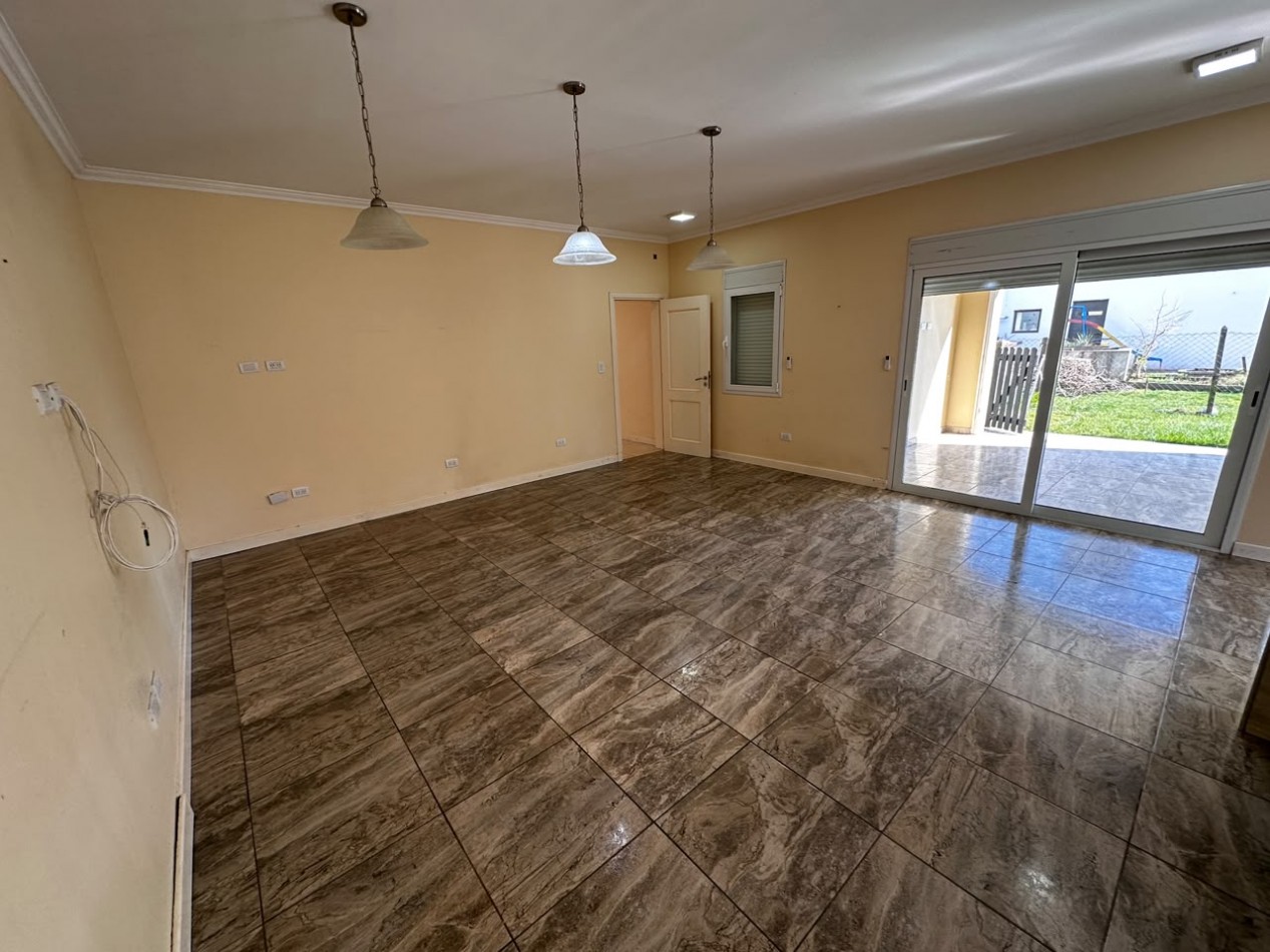 VENTA CASA 6 AMBIENTES EN ARENAS DEL SUR