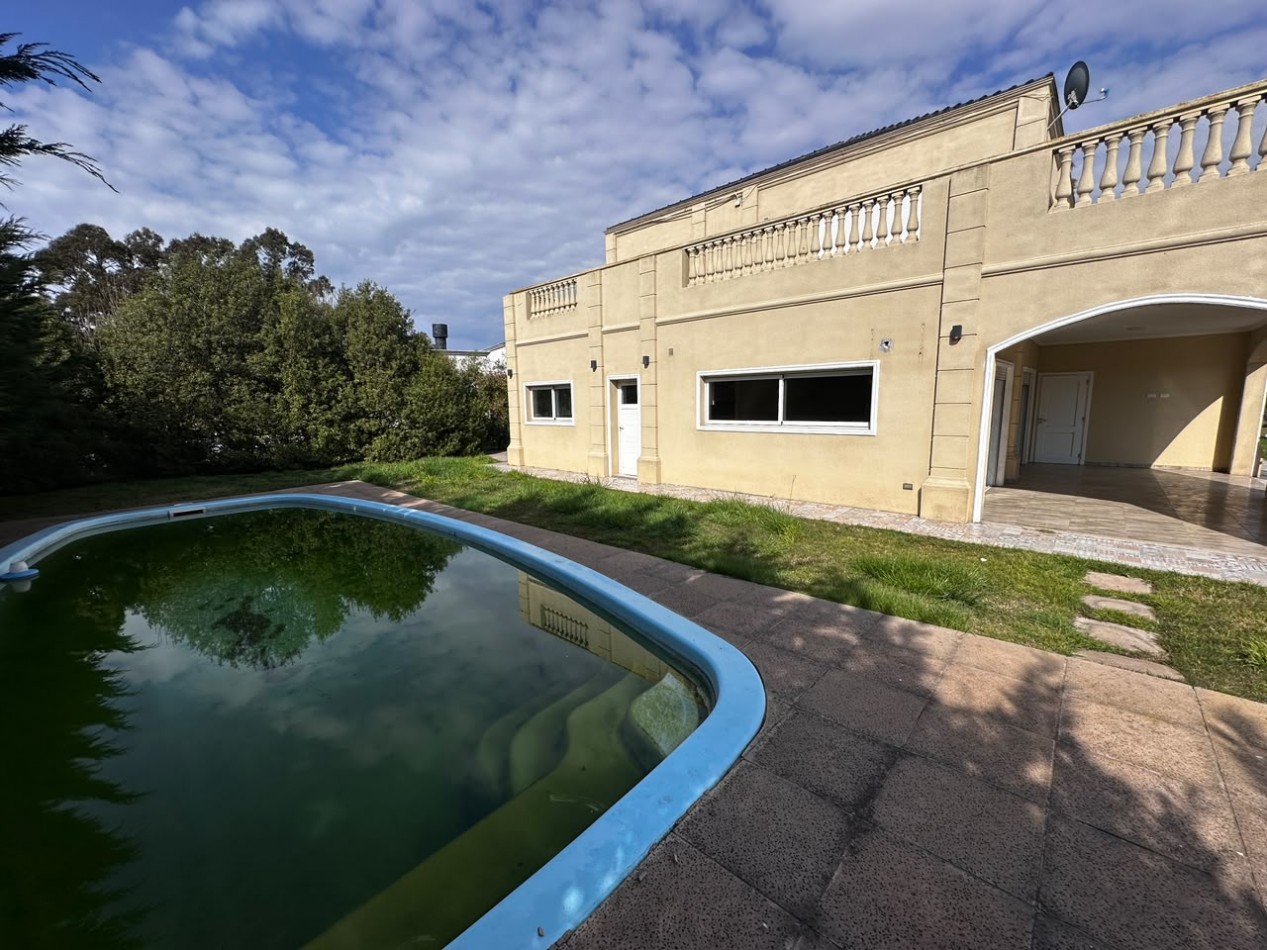 VENTA CASA 6 AMBIENTES EN ARENAS DEL SUR