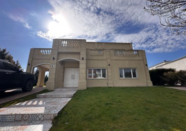 VENTA CASA 6 AMBIENTES EN ARENAS DEL SUR
